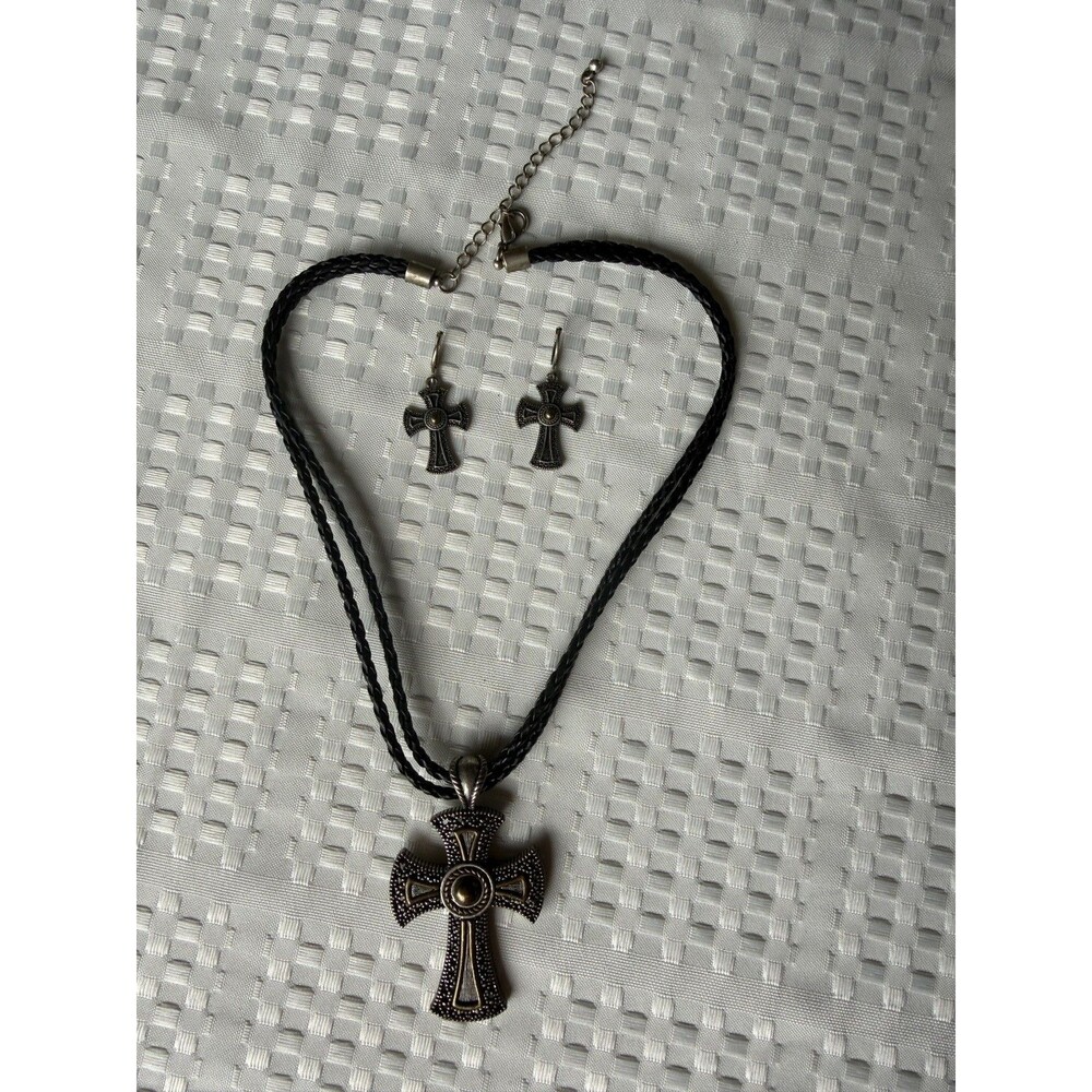 Gothic Cross Necklace and Earrings Set – Vintage Style Women’s accessories